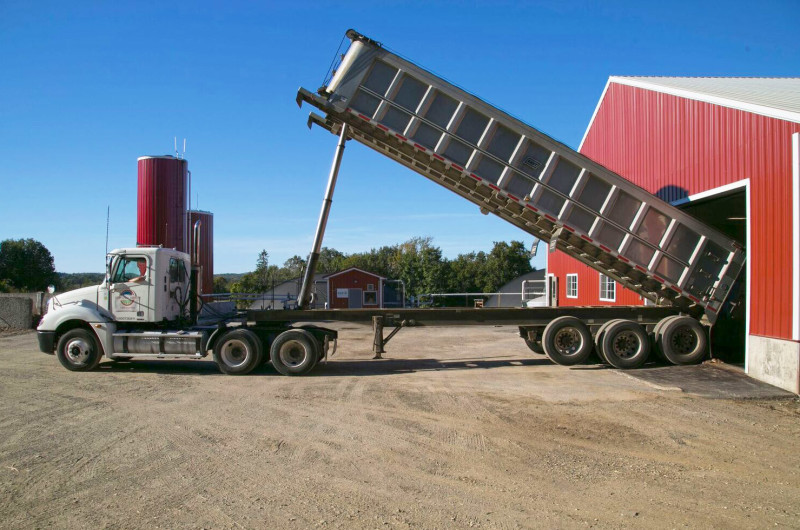 Long truck for collection of solid waste from large producers, recalls, or grocer recalls/mass loss